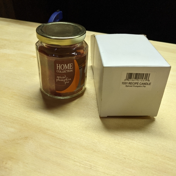 Home Collection Spiced Pumpkin Pie 16 oz Candle - Picture 1 of 3
